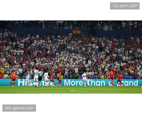 斯洛伐克历史性首进世界杯16强，全球瞩目其亮眼表现