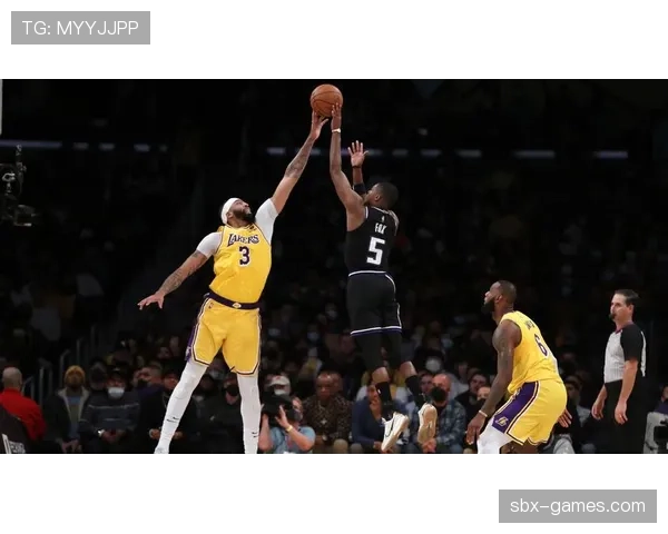 戴维斯防守数据揭示湖人新战术，球队争冠前景持续回暖